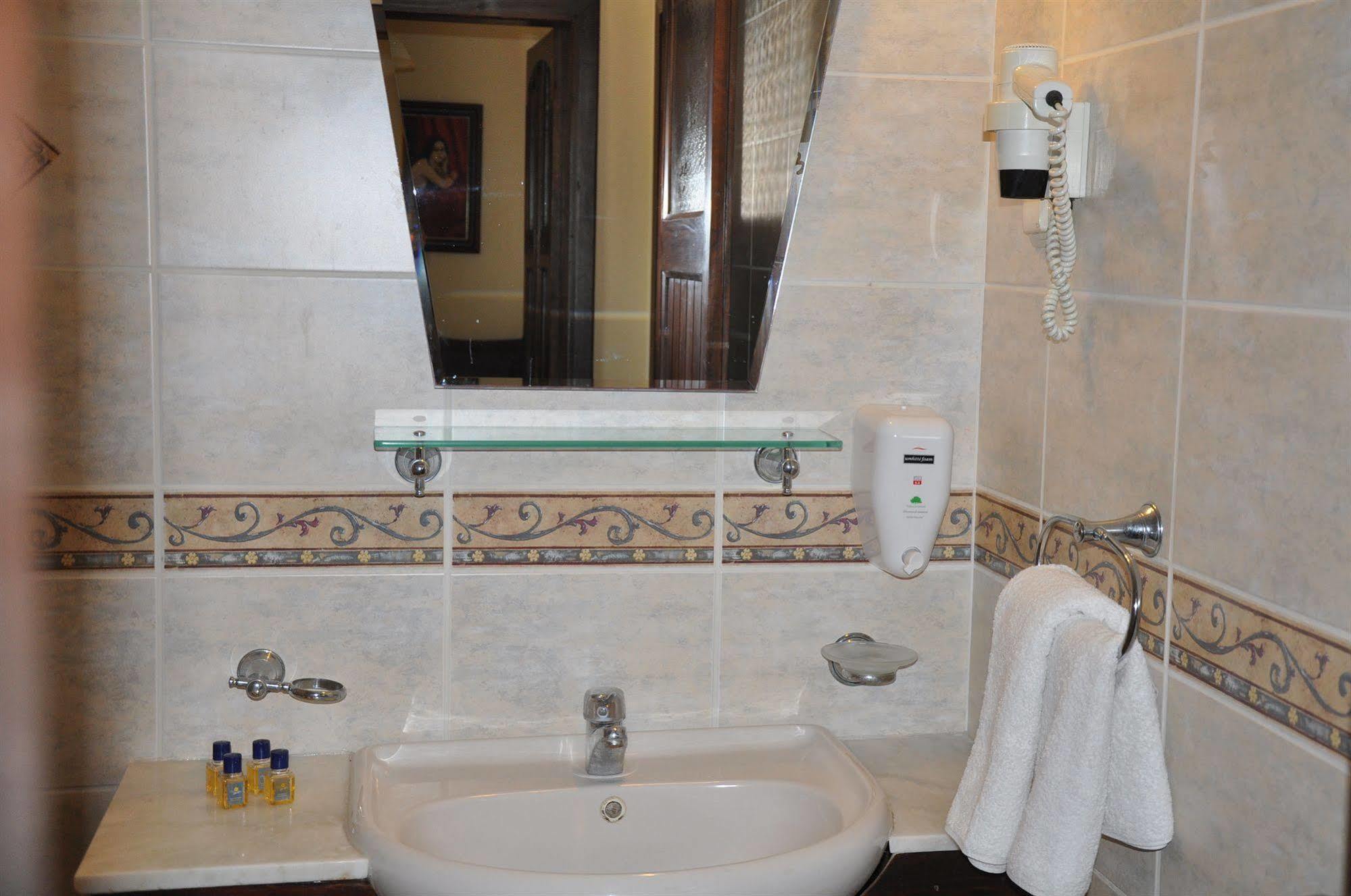 Ale Suite Hotel Torba Exterior photo
